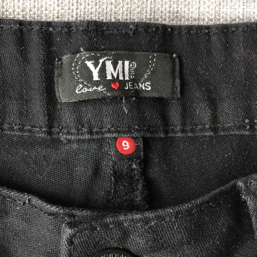 Y2K black low rise jean shorts - Size 9 - Picture 3 of 4